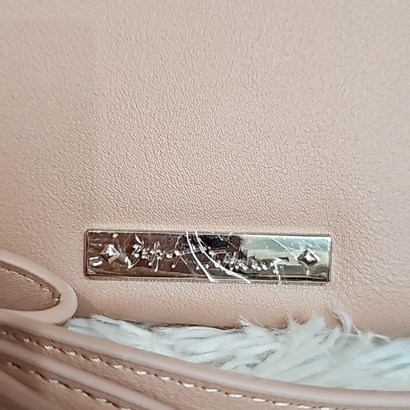 BETSEY JOHNSON BLUSH n SILVER RHINESTONE BOWS BETSEY JOHNSON CROSSBODY / WALLET - Picture 6 of 7